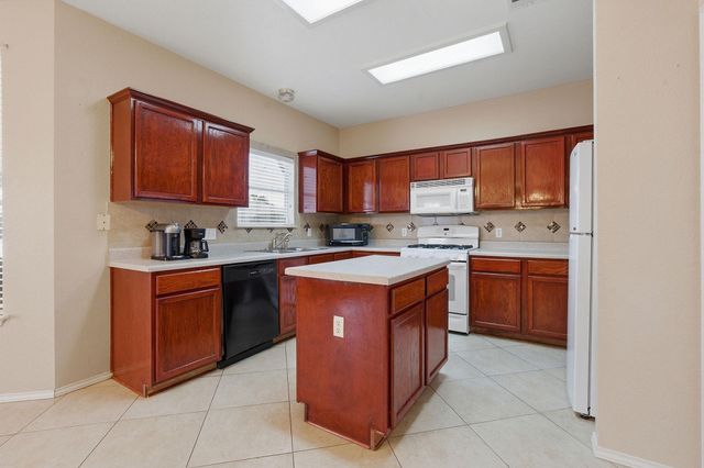 1424 Marsh Harbour DR, Round Rock, TX 78664