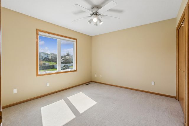 3409 Brook View Drive, Des Moines, IA 50317