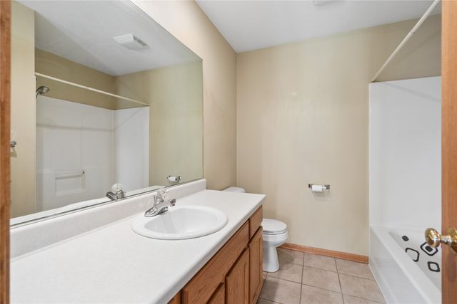 3409 Brook View Drive, Des Moines, IA 50317