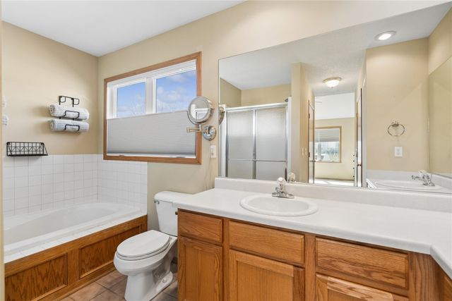3409 Brook View Drive, Des Moines, IA 50317