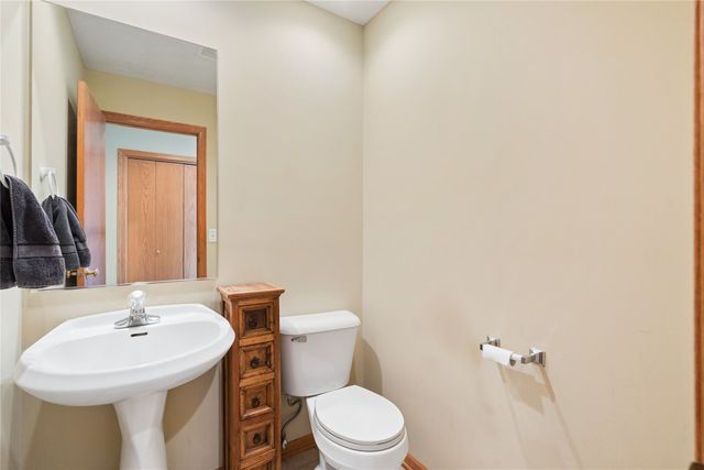 3409 Brook View Drive, Des Moines, IA 50317