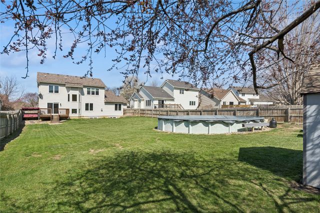 3409 Brook View Drive, Des Moines, IA 50317