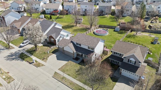 3409 Brook View Drive, Des Moines, IA 50317