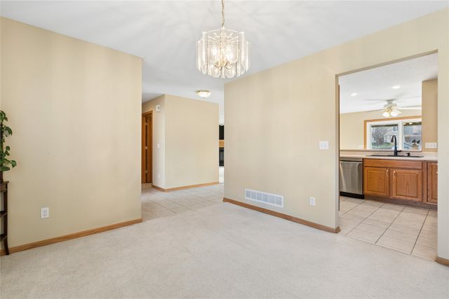 3409 Brook View Drive, Des Moines, IA 50317