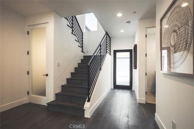542 N Commonwealth, Los Angeles, CA 90004