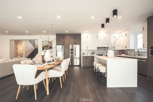 542 N Commonwealth, Los Angeles, CA 90004