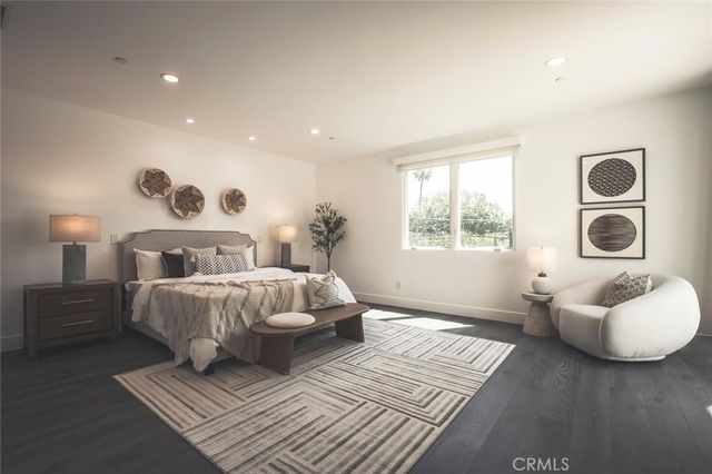 542 N Commonwealth, Los Angeles, CA 90004