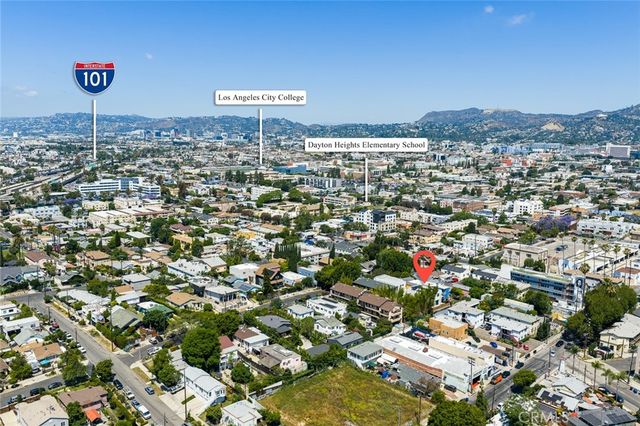542 N Commonwealth, Los Angeles, CA 90004