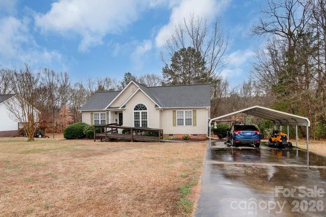 2514 Oxford Circle, Lancaster, SC 29720