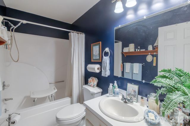 2514 Oxford Circle, Lancaster, SC 29720