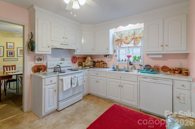2514 Oxford Circle, Lancaster, SC 29720
