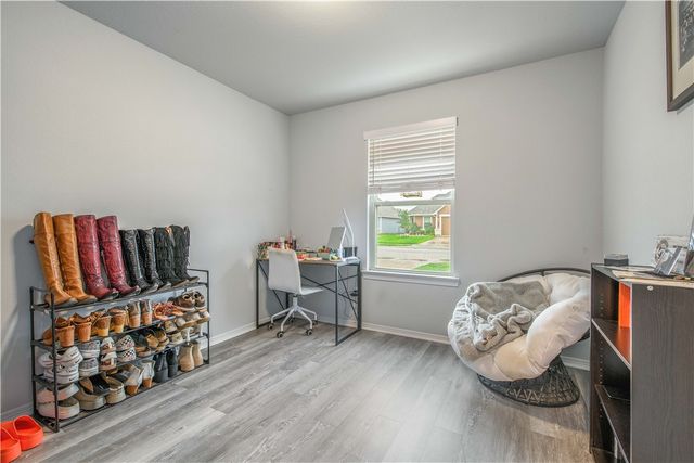 2850 Messenger Way, Bryan, TX 77803