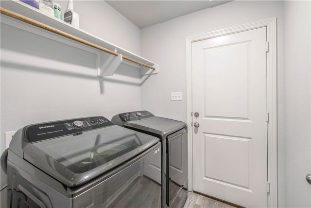 2850 Messenger Way, Bryan, TX 77803