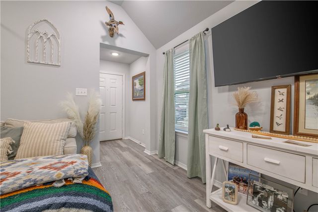 2850 Messenger Way, Bryan, TX 77803