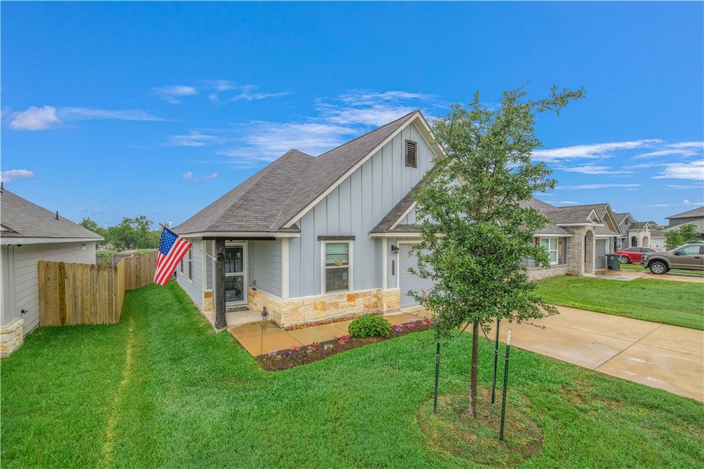 2850 Messenger Way, Bryan, TX 77803