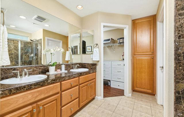 417 Anglebrook Dr, Rio Vista, CA 94571
