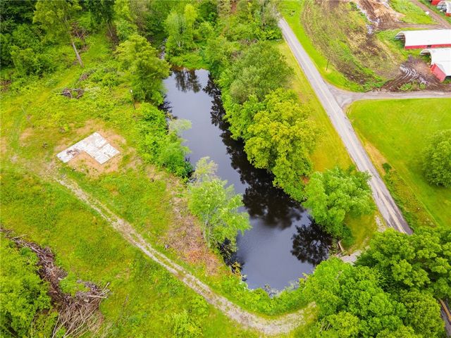 4109 High Hill Rd, Pulaski Twp - Law, PA 16159