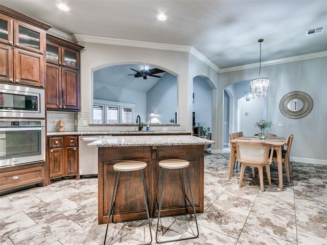2251 E Kellan Court Terrace, Mustang, OK 73064