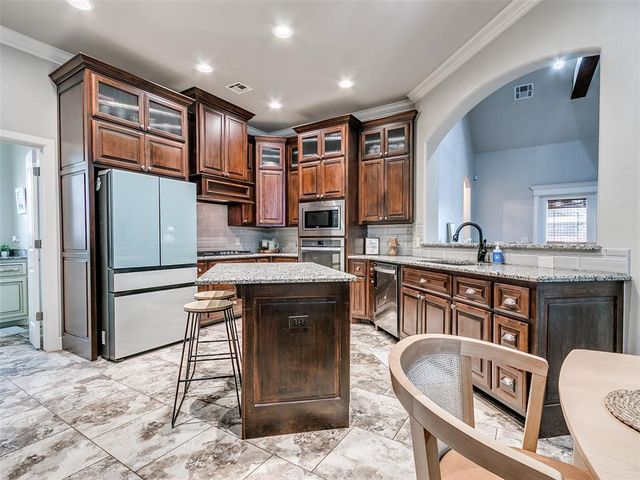 2251 E Kellan Court Terrace, Mustang, OK 73064