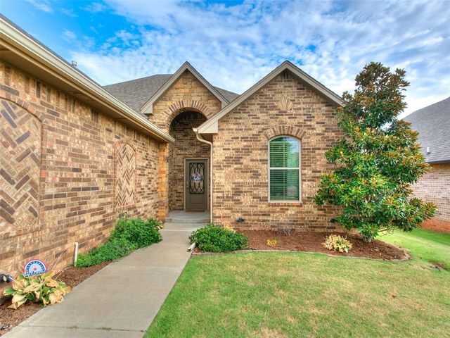 2251 E Kellan Court Terrace, Mustang, OK 73064