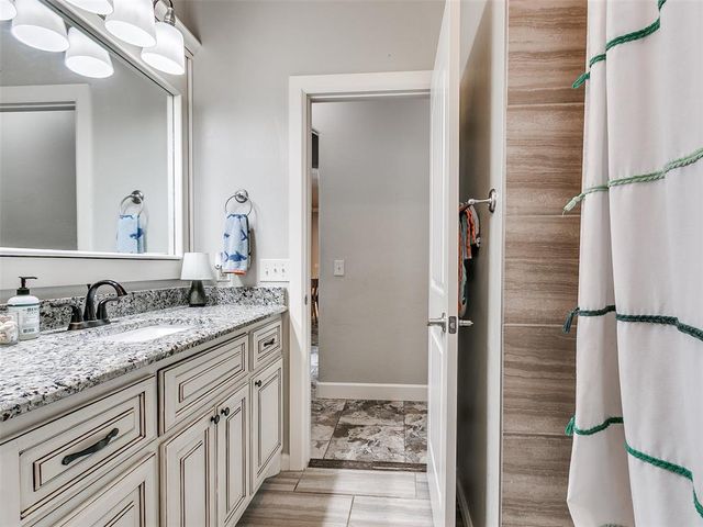 2251 E Kellan Court Terrace, Mustang, OK 73064