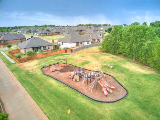 2251 E Kellan Court Terrace, Mustang, OK 73064