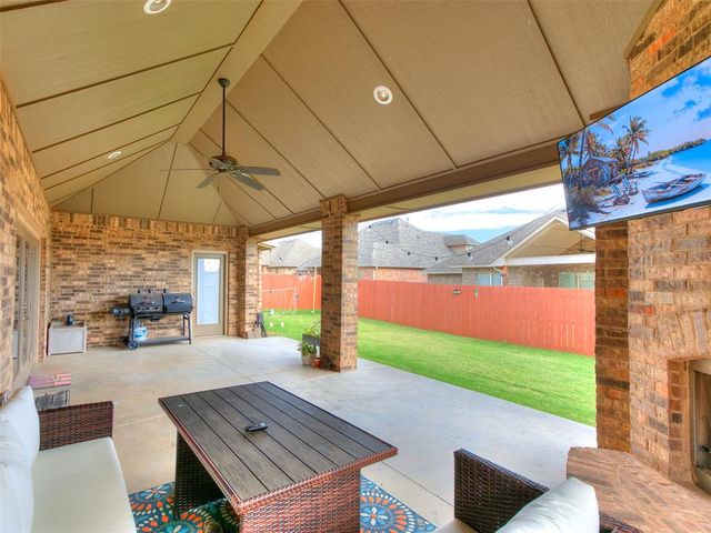 2251 E Kellan Court Terrace, Mustang, OK 73064