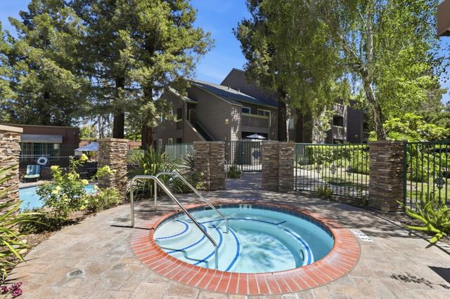 945 Catkin Court, San Jose, CA 95128