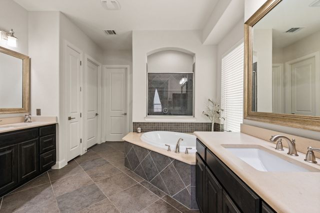 1204 Huron Drive, Grapevine, TX 76051