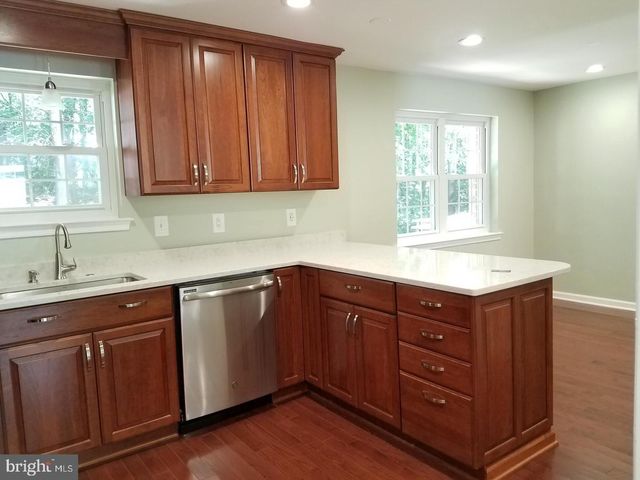 5551 WINFORD CT, Fairfax, VA 22032