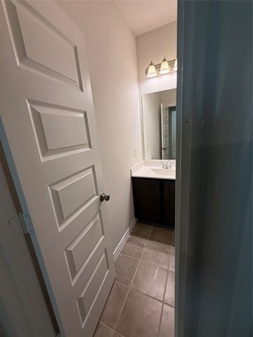 411 Saddle Lane, Denton, TX 76205