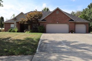 2712 LACEWOOD DR, Columbia, MO 65201