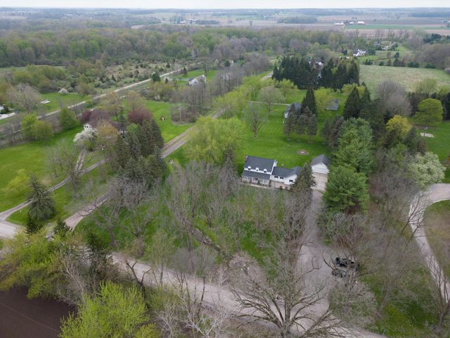 6121 Saline Waterworks Road, Lodi Twp, MI 48176