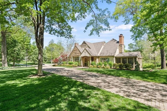 6331 ENSLEY Lane, Mission Hills, KS 66208