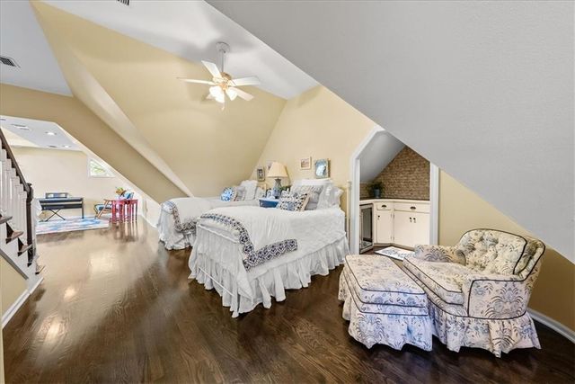 6331 ENSLEY Lane, Mission Hills, KS 66208