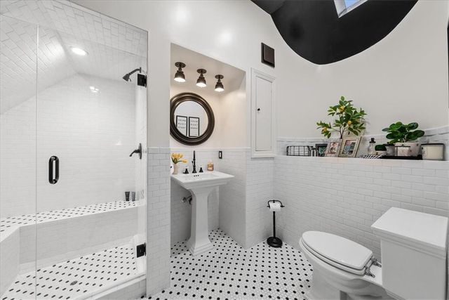 6331 ENSLEY Lane, Mission Hills, KS 66208