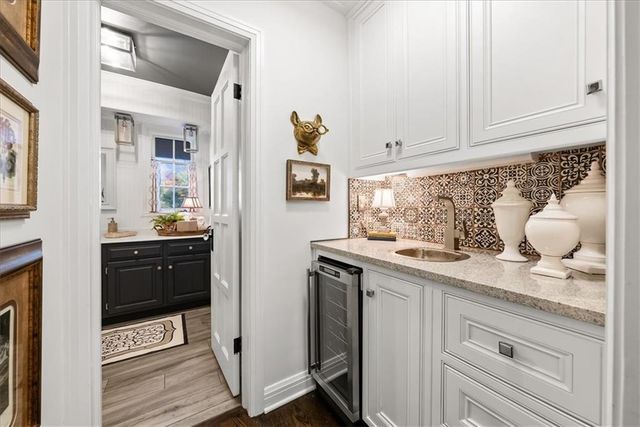6331 ENSLEY Lane, Mission Hills, KS 66208