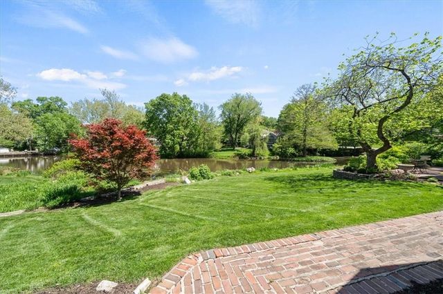 6331 ENSLEY Lane, Mission Hills, KS 66208