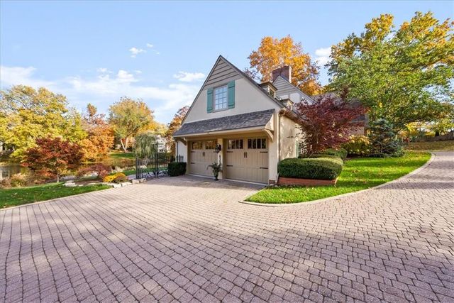 6331 ENSLEY Lane, Mission Hills, KS 66208