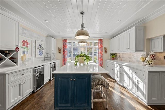 6331 ENSLEY Lane, Mission Hills, KS 66208