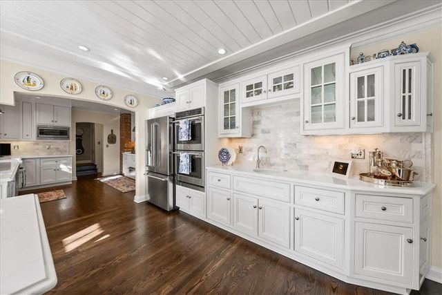 6331 ENSLEY Lane, Mission Hills, KS 66208
