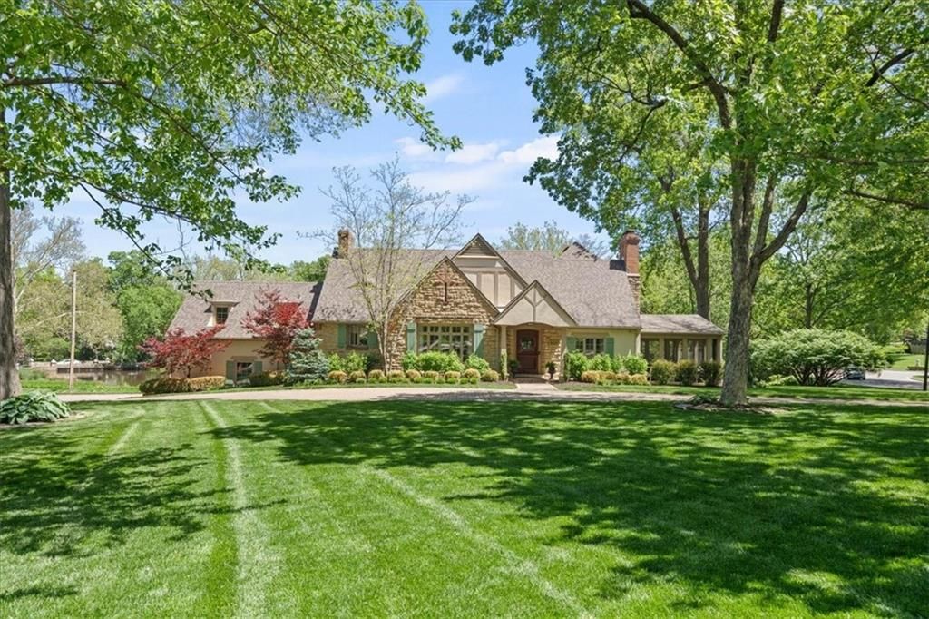 6331 ENSLEY Lane, Mission Hills, KS 66208