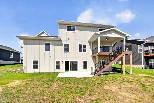 1700 Green Oak Pass, Tiffin, IA 52340