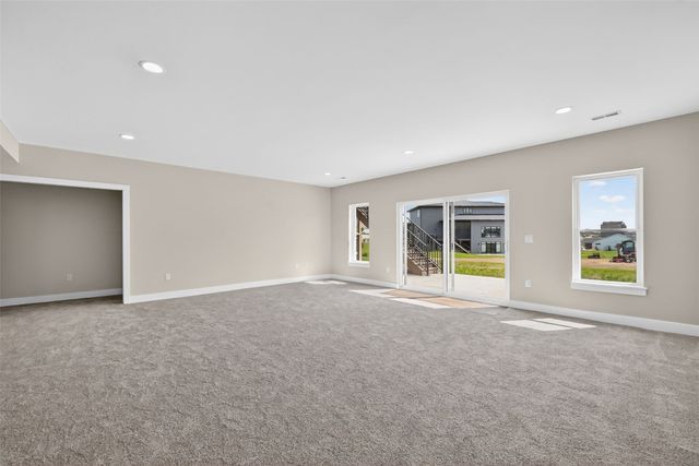 1700 Green Oak Pass, Tiffin, IA 52340