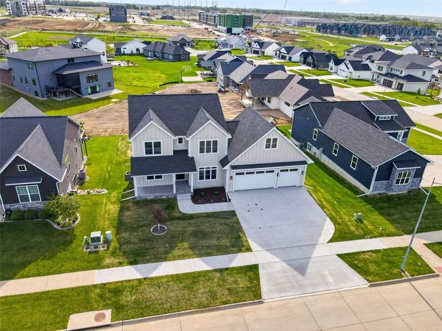 1700 Green Oak Pass, Tiffin, IA 52340