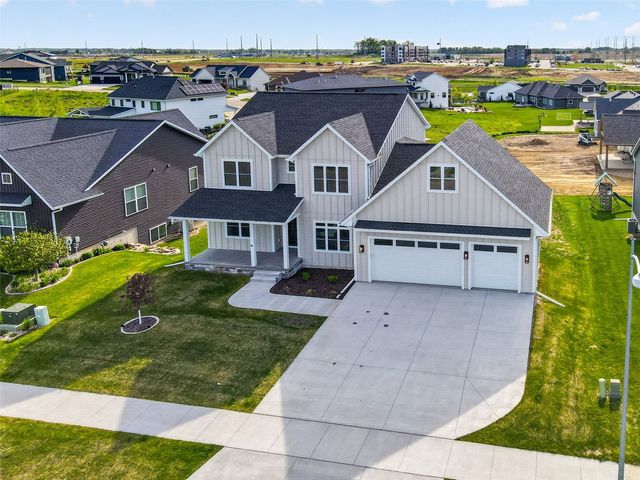 1700 Green Oak Pass, Tiffin, IA 52340