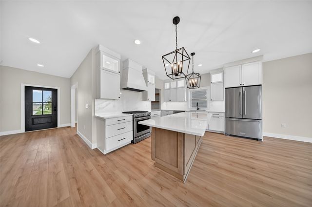 1700 Green Oak Pass, Tiffin, IA 52340