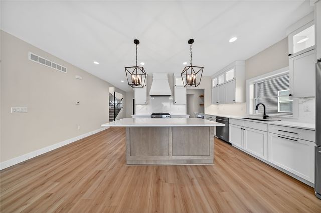 1700 Green Oak Pass, Tiffin, IA 52340