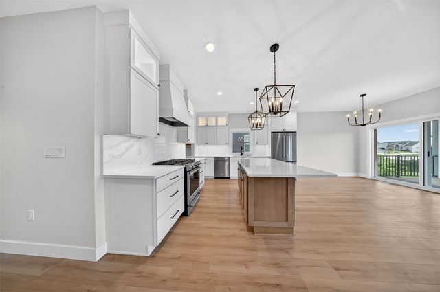 1700 Green Oak Pass, Tiffin, IA 52340