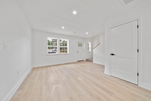 186 Elm, Hanover, MA 02339